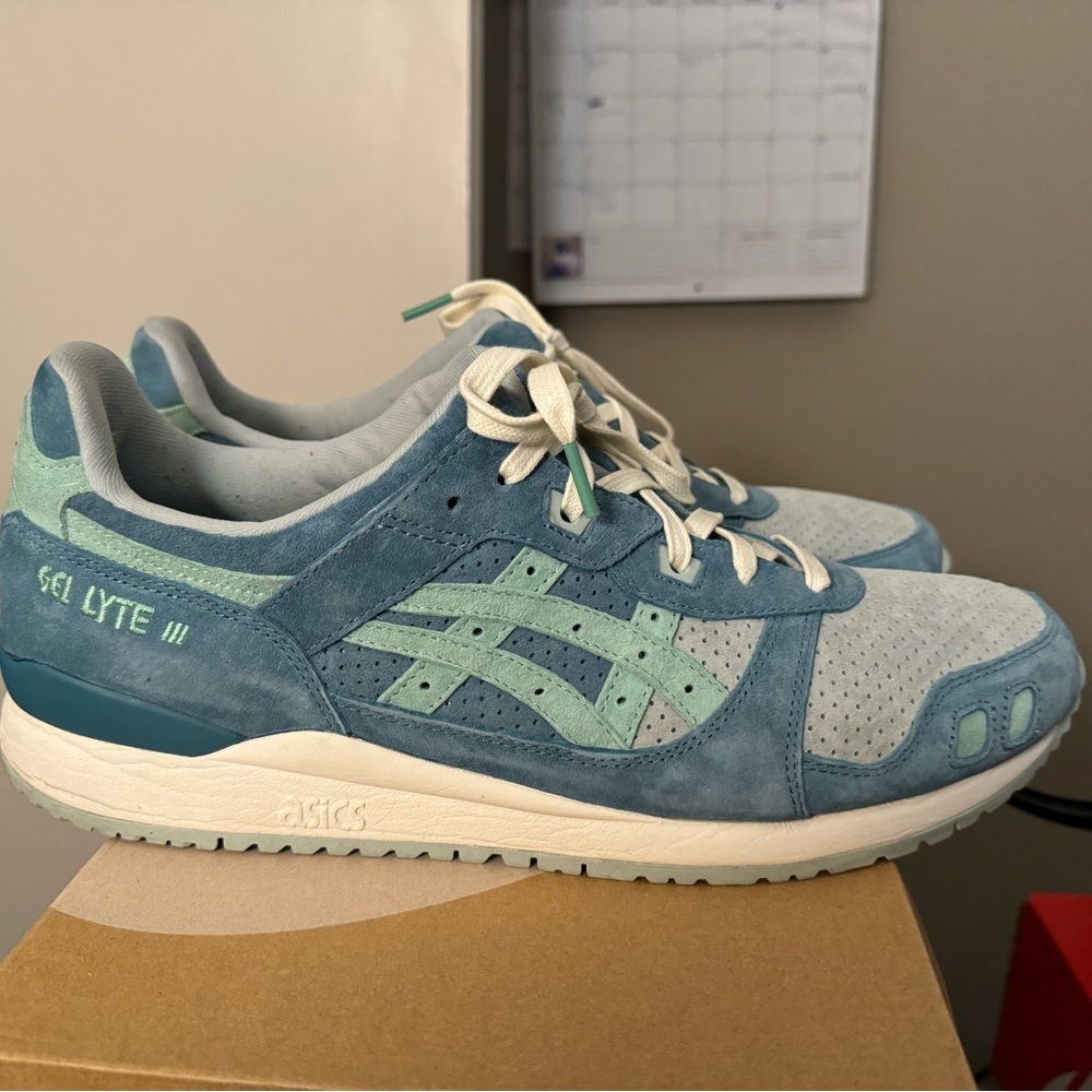 Asics Gel Lyte III Blue and Cream Athletic Shoes (2 pairs)